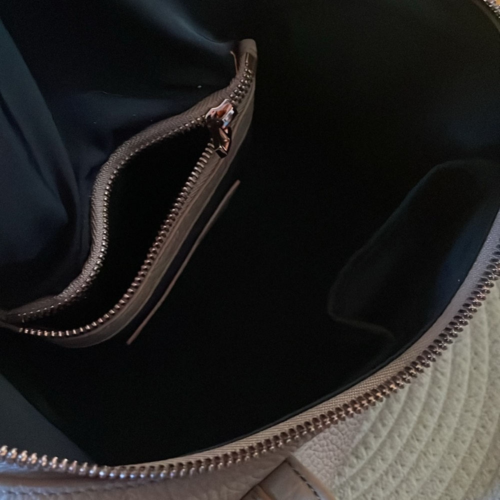 💯 Authentic NWT Alexander Wang Rocco Handbag. - Picture 6 of 9